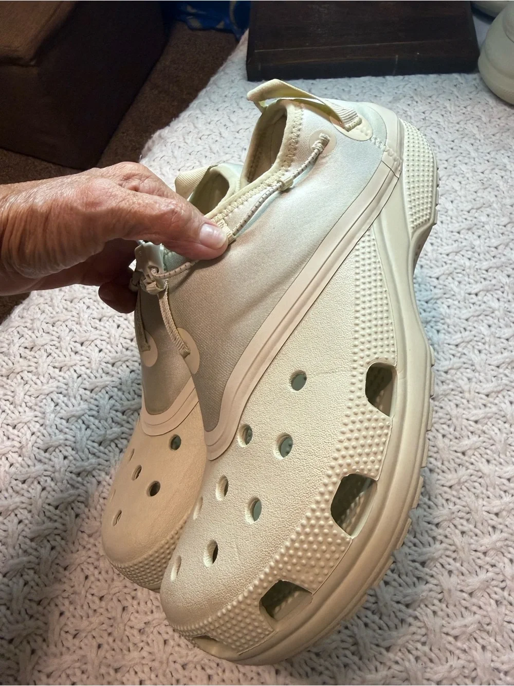 Safisty X Crocs classic clogs in the bone color way unísex W 10 M 8